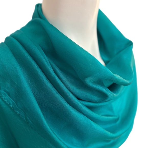 Pure Silk Lightweight Teal Scarf – Made in India 🇮🇳 - Picture 3 of 9